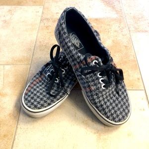 VANS Woven Sneaker